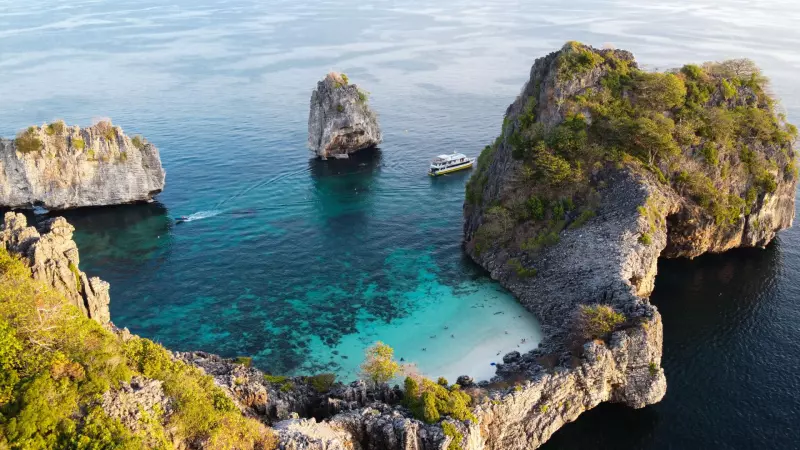 Croisières sur les îles Similan & Richelieu Rock (15 plongées) Visuel 2
